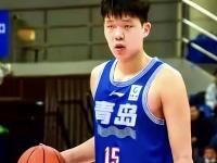 杏彩体育-青岛男篮年轻后卫崭露头角，助队取胜的简单介绍