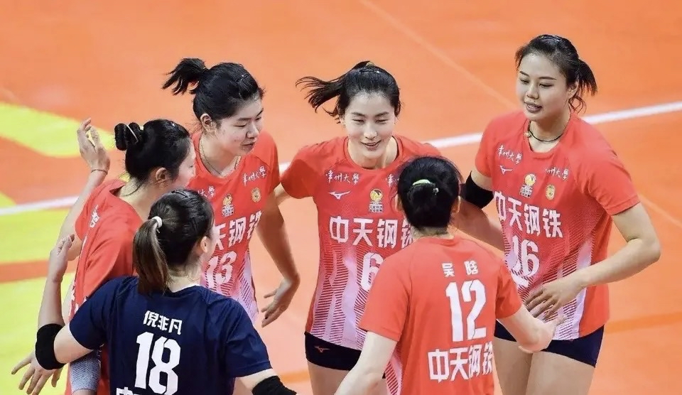 关键比赛中，冰川之巅战术得当压制对手，成为当日焦点