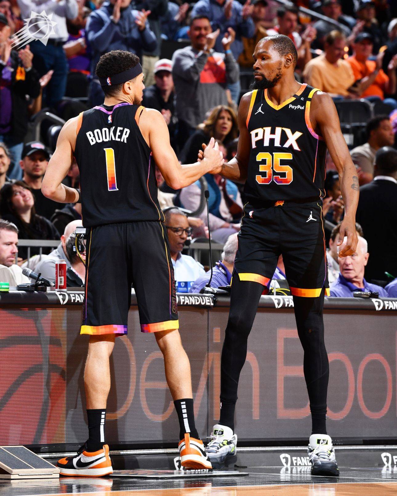 NBA-比尔和太阳达成买断澄清期后加盟快船
