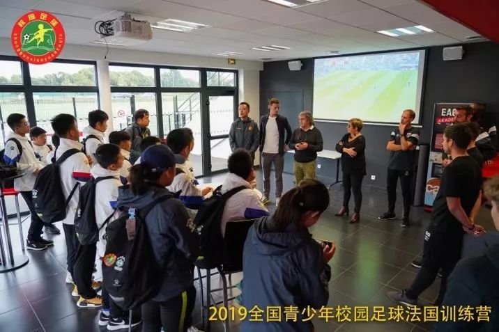 杭州女足砥砺前行!蔚蓝天空下放飞梦想